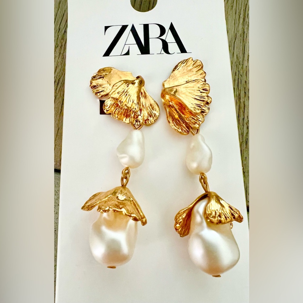 Zara pearl earrings. Brand new